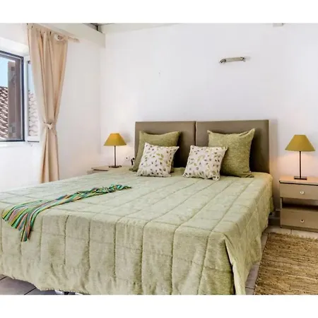 Faye's Loft Apartment